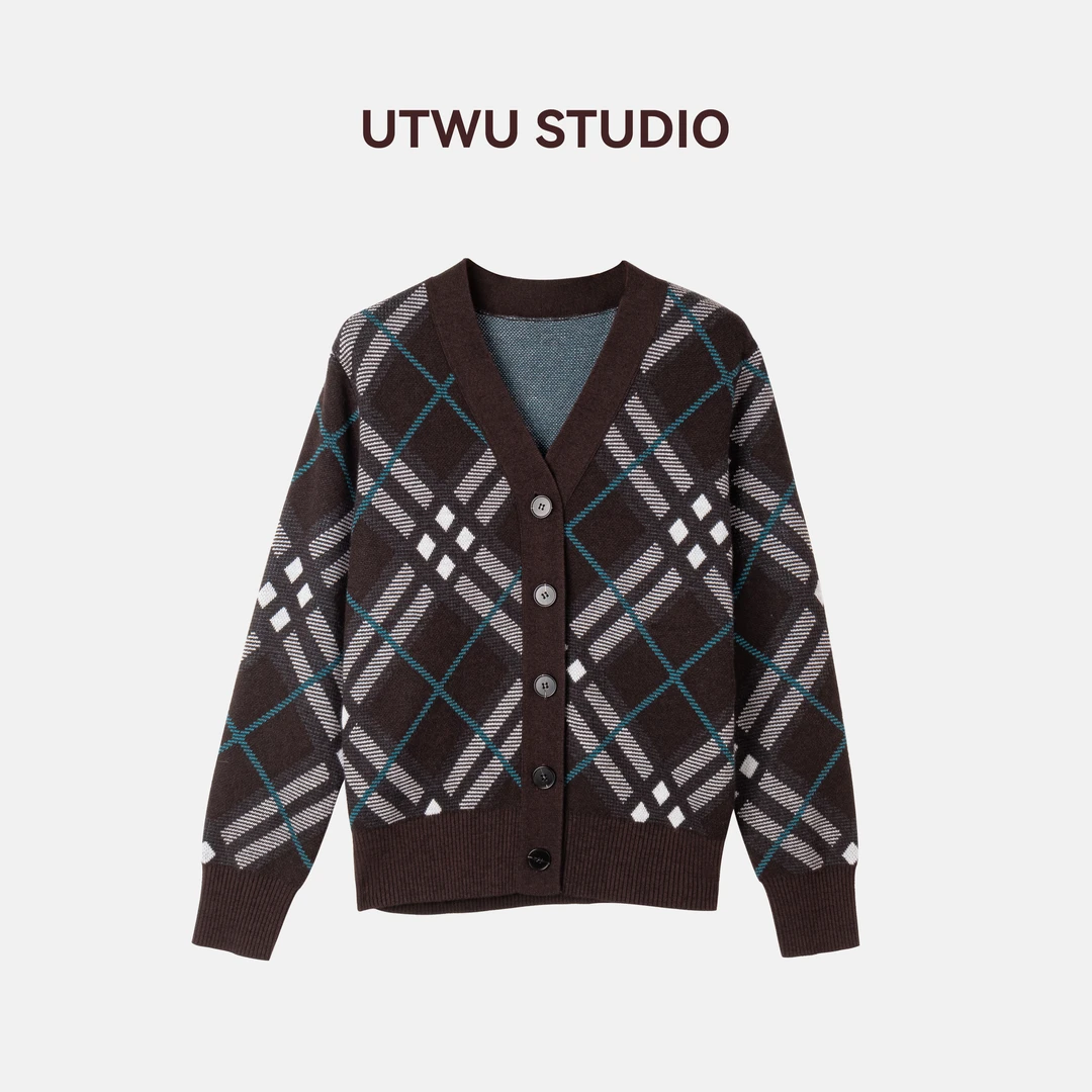 UTWU小敏「时髦菱格」绵羊毛混纺时尚复古菱形格慵懒针织衫Q24E2026