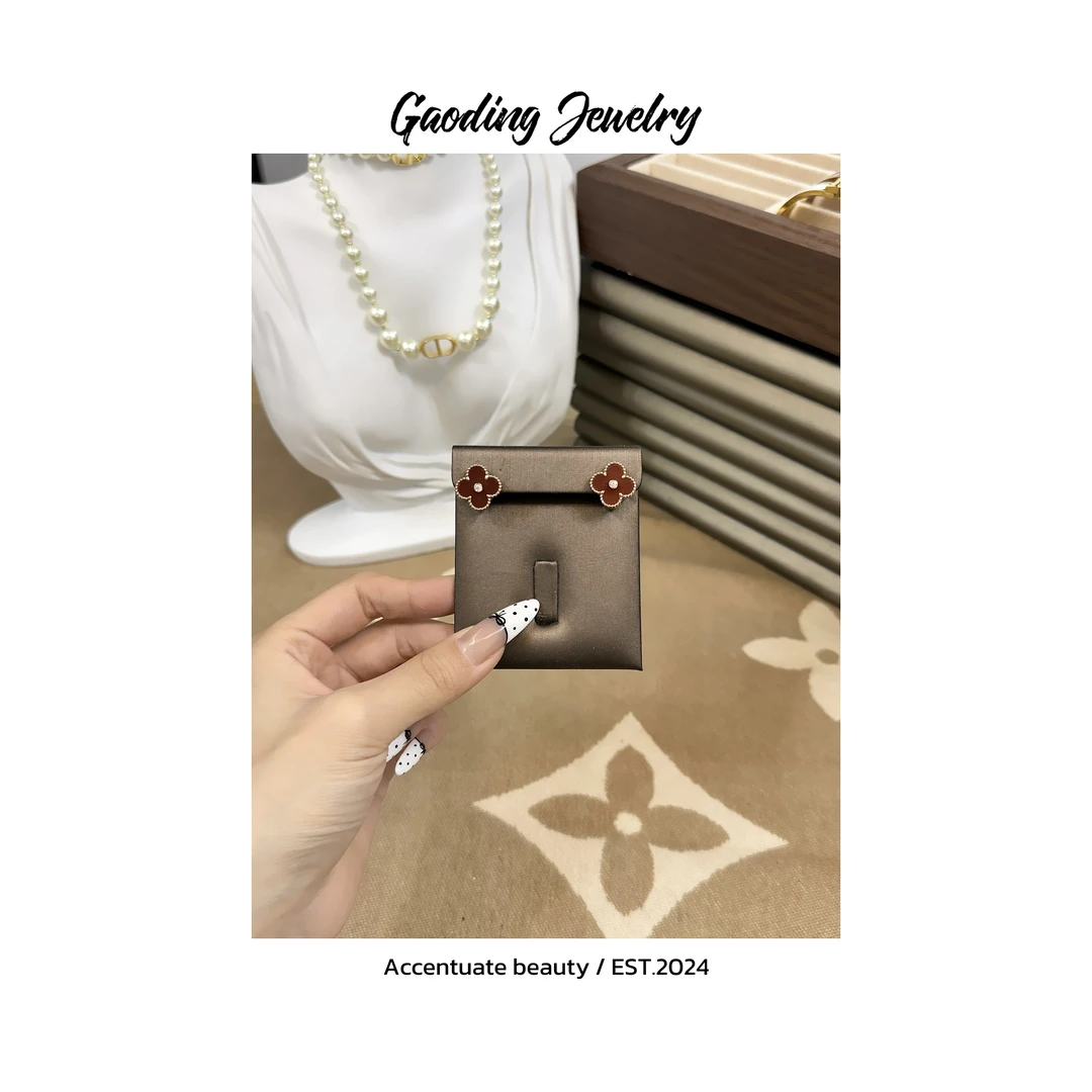 《克拉汇》 圣诞四叶草气质时尚小众百搭 围巾