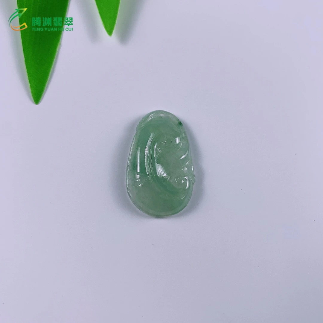腾渊天然翡翠冰种如意吊坠