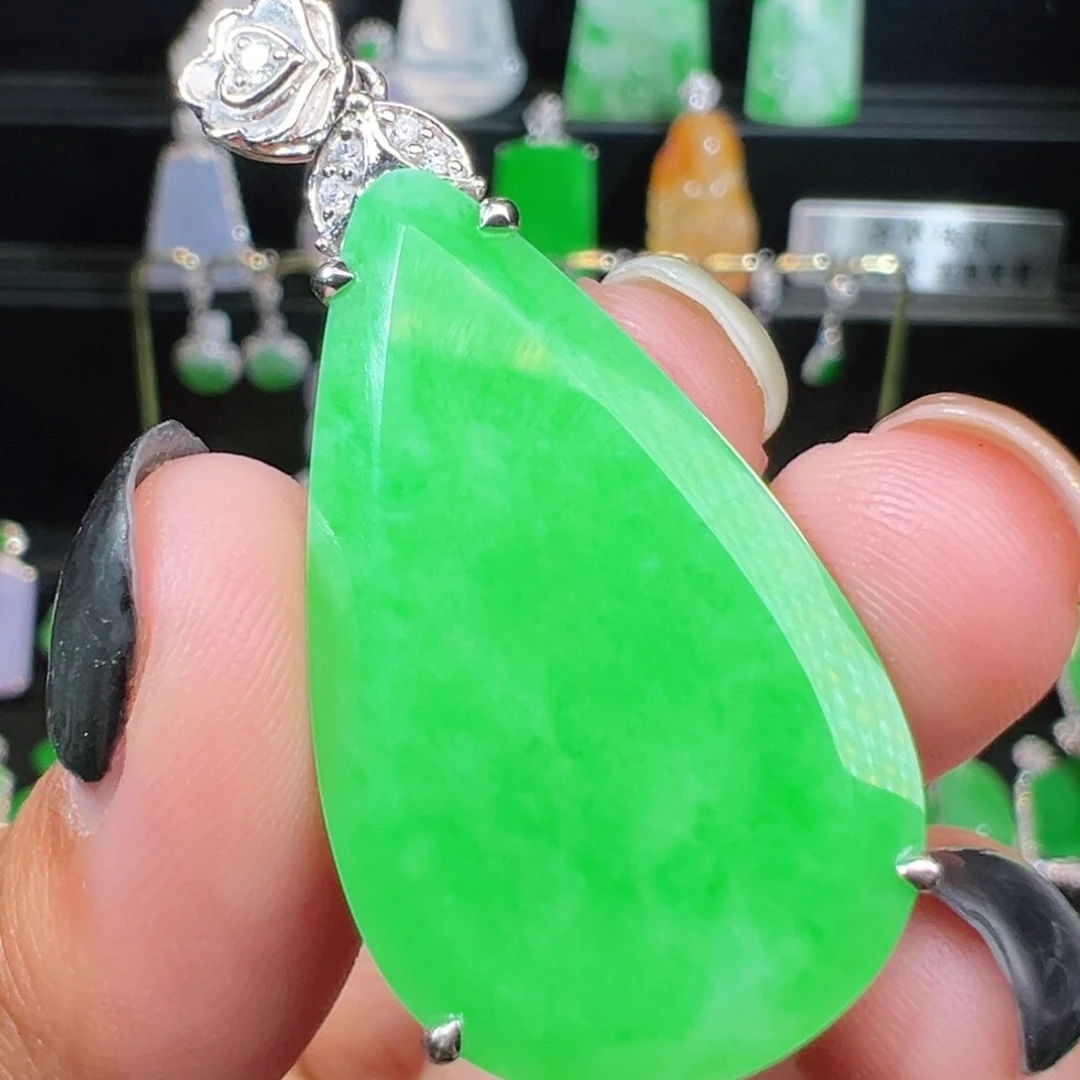 翡翠吊坠(不含链)18K金镶嵌