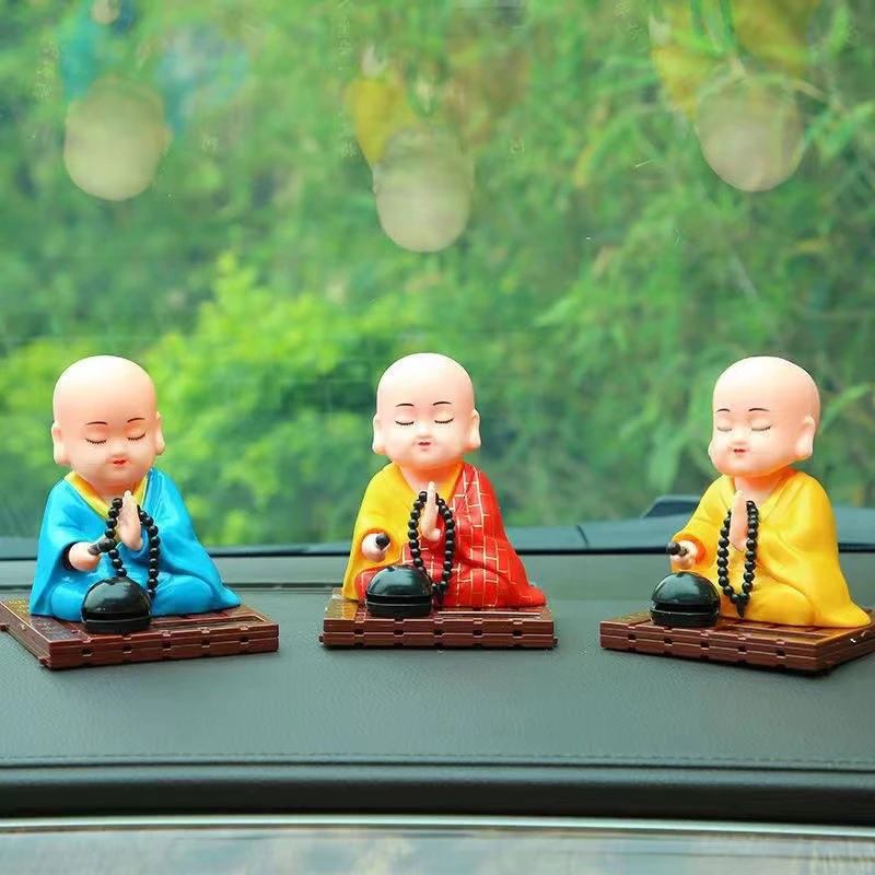 小和尚敲木鱼摆件太阳能祝福中国风个性创意摆件