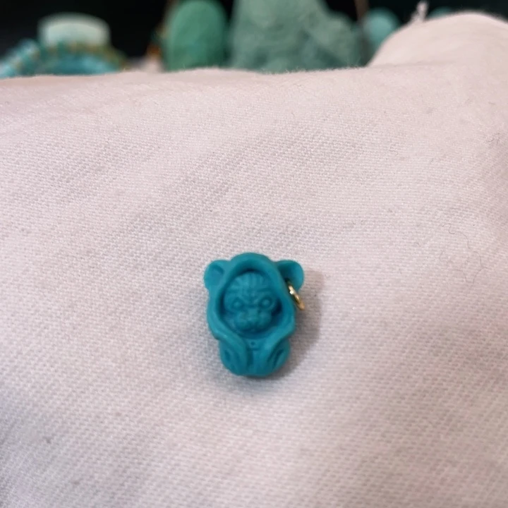 绿松石颈饰未镶嵌