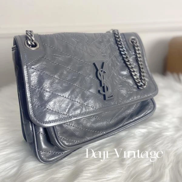 95新 Saint Laurent Paris 大吉中古/YSL Niki灰色中号D扣斜挎包