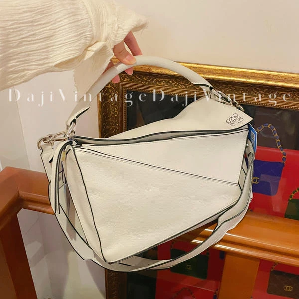 大吉中古/Loewe罗意威白色puzzle中号斜挎包