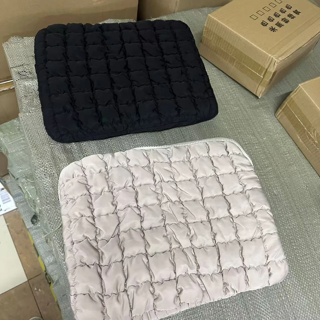 38*30cm （线头自己修下）夹棉格子手拿收纳包cl