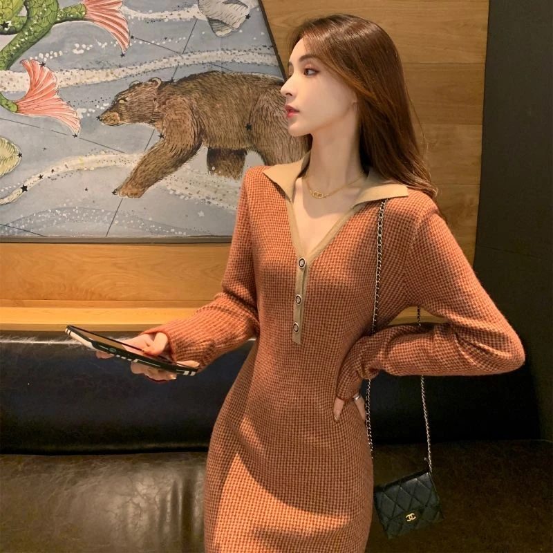 针织连衣裙女冬2025新款时尚长袖高级秋冬修身内搭收腰打底裙子潮