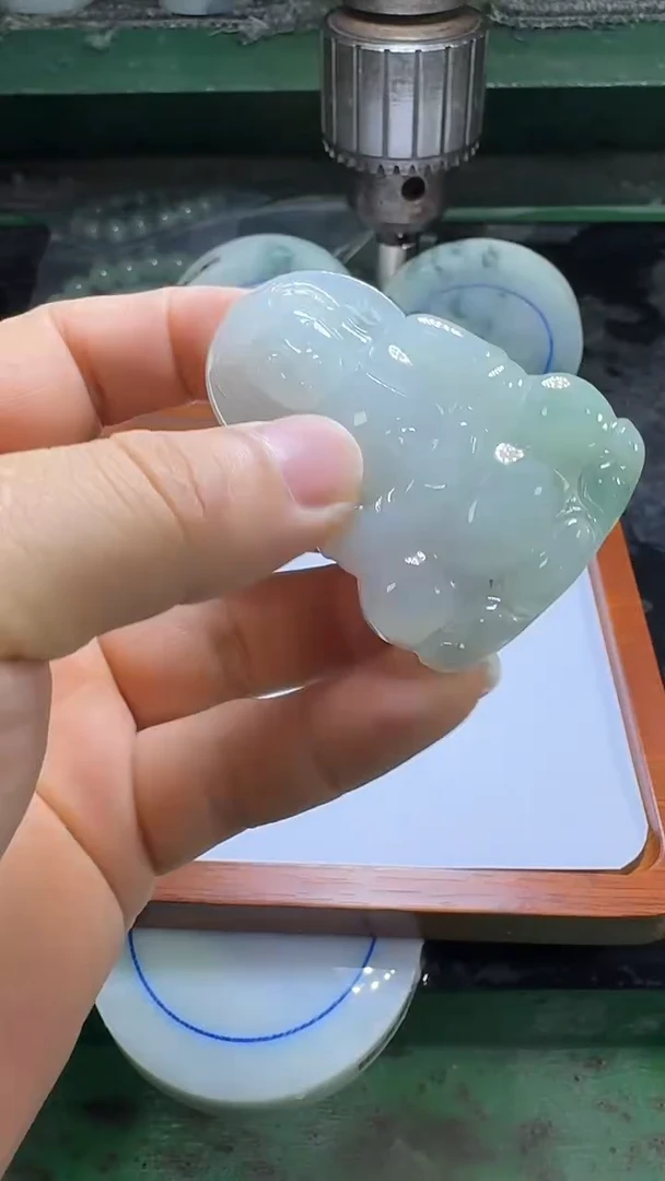 【闪购商品】翡翠颈饰未镶嵌观音