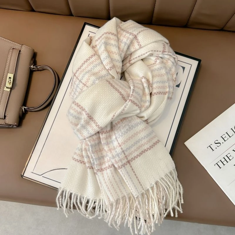 围巾女冬季保暖高级感格子披肩2024新款秋百搭时尚围脖双面加厚潮