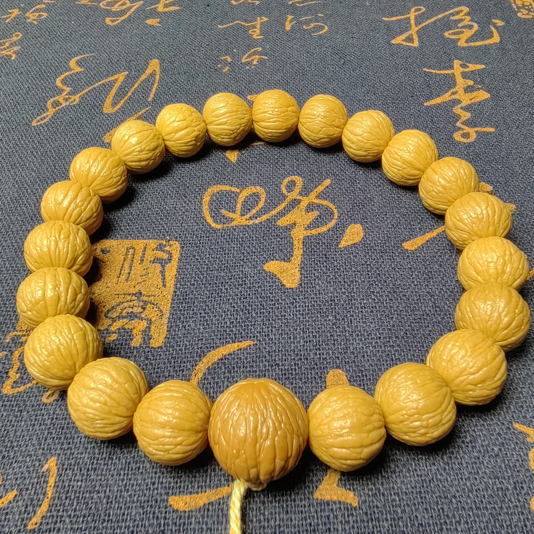 欣月阁出品-猴头核桃 凤羽手持 原皮原色