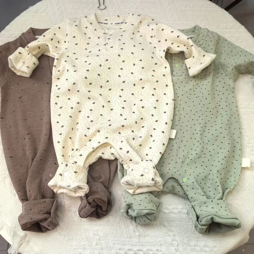 ZP新品上新0-16个月新款四季款新生儿灯芯暖绒无骨连体衣长袖爬服