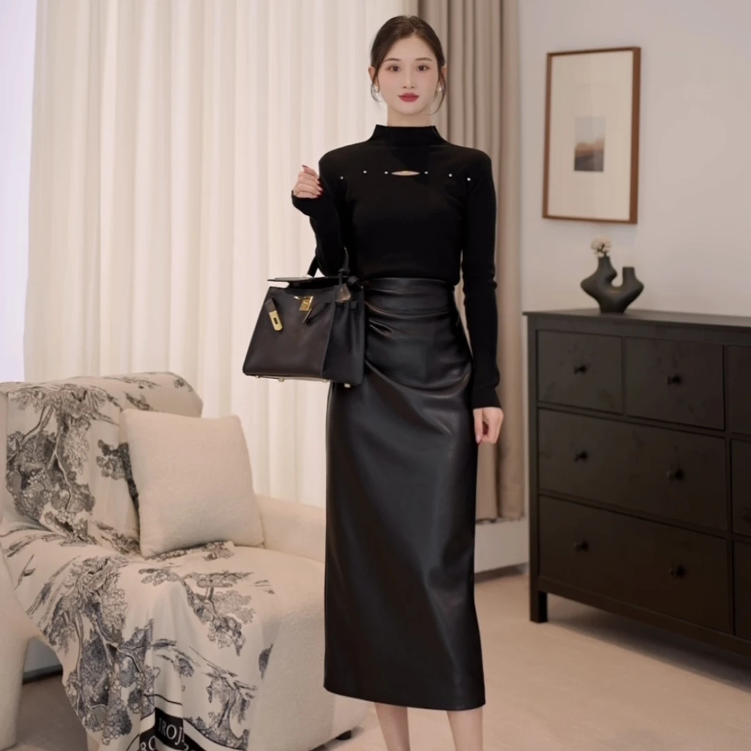 拉夏贝尔/25秋新气质时尚半高领内搭长袖毛衣+一步皮裙 10150 LHD