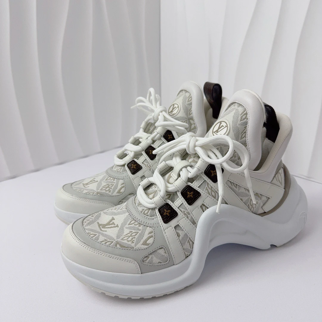 95新 LouisVuitton/路易威登 40码/米色1854老爹鞋