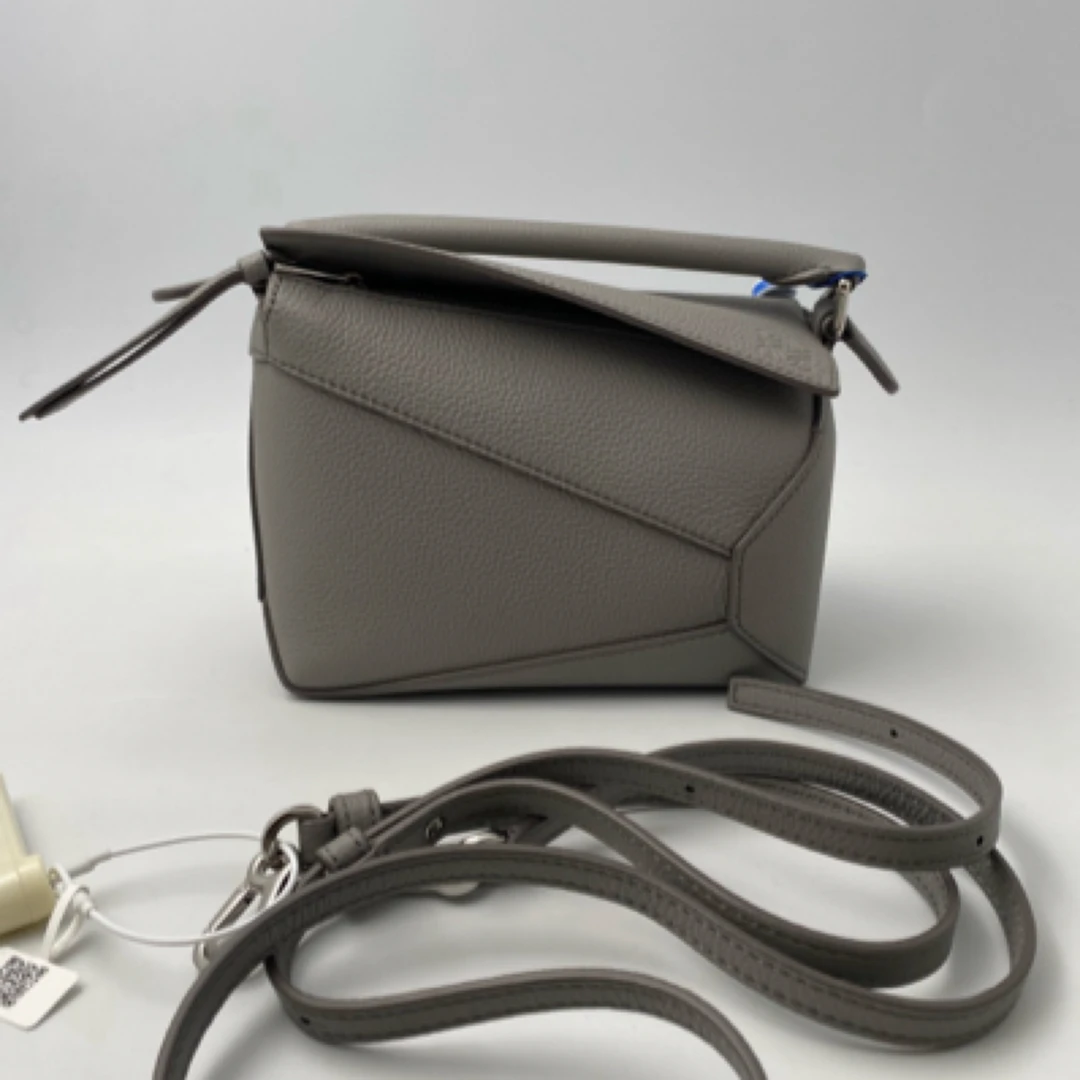 95新 LOEWE/罗意威 Puzzle斜挎包mini18cm 大象灰 /JW1670