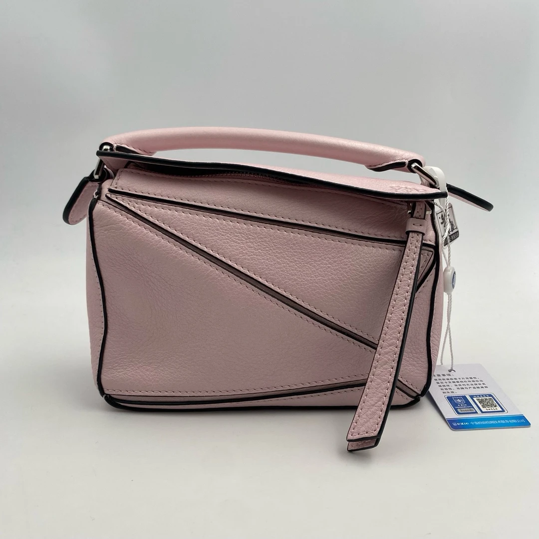 95新 LOEWE/罗意威 罗意威 puzzle mini 珠光粉 20年/JW2406