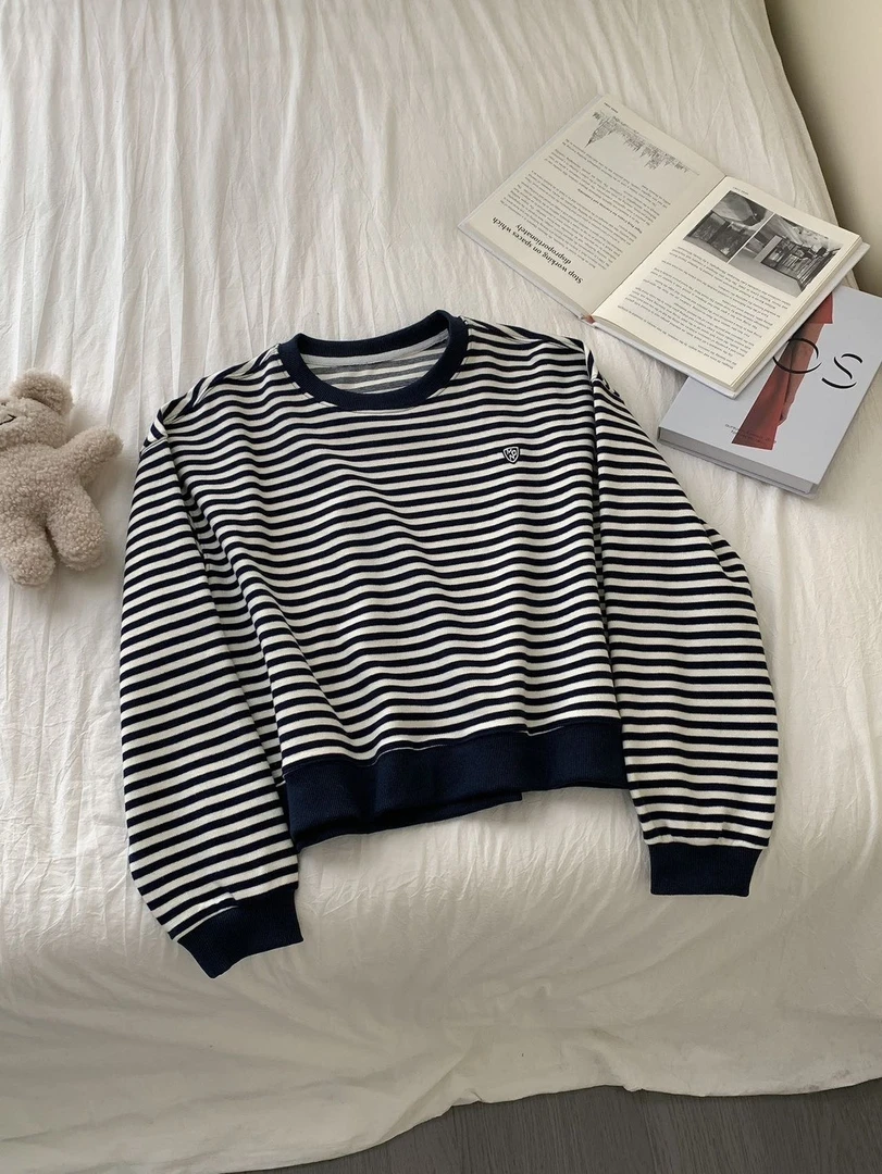 24848 圆领条纹秋款卫衣