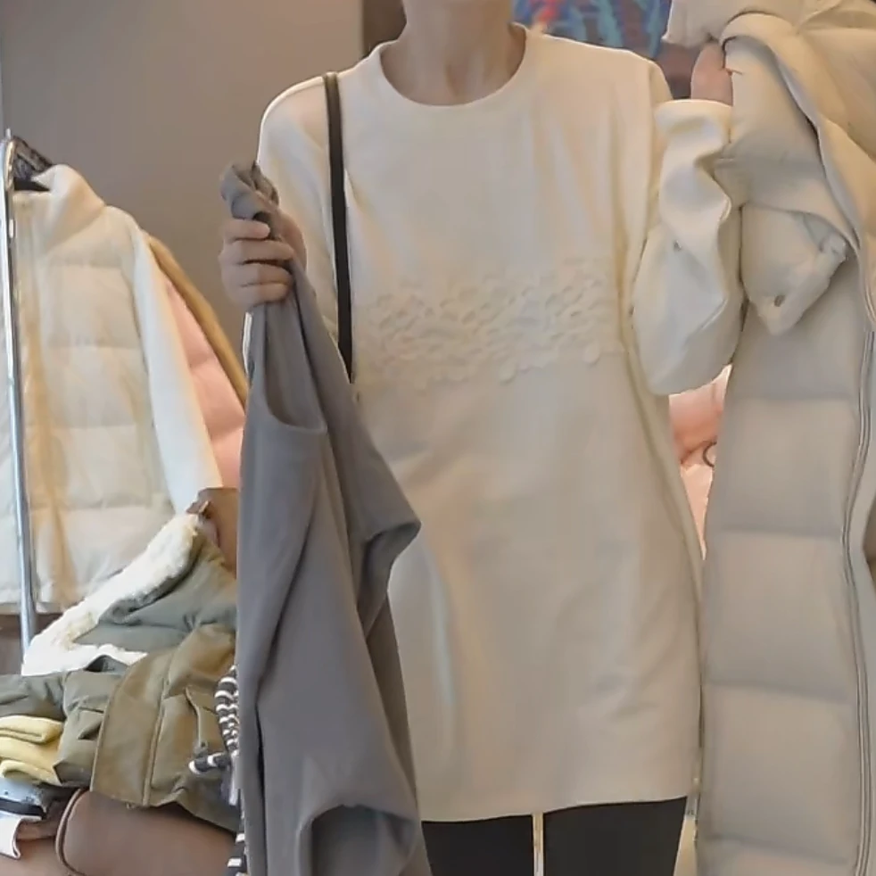 设计感拼接花边圆领卫衣女秋冬2024新款高端时尚感气质长袖上衣