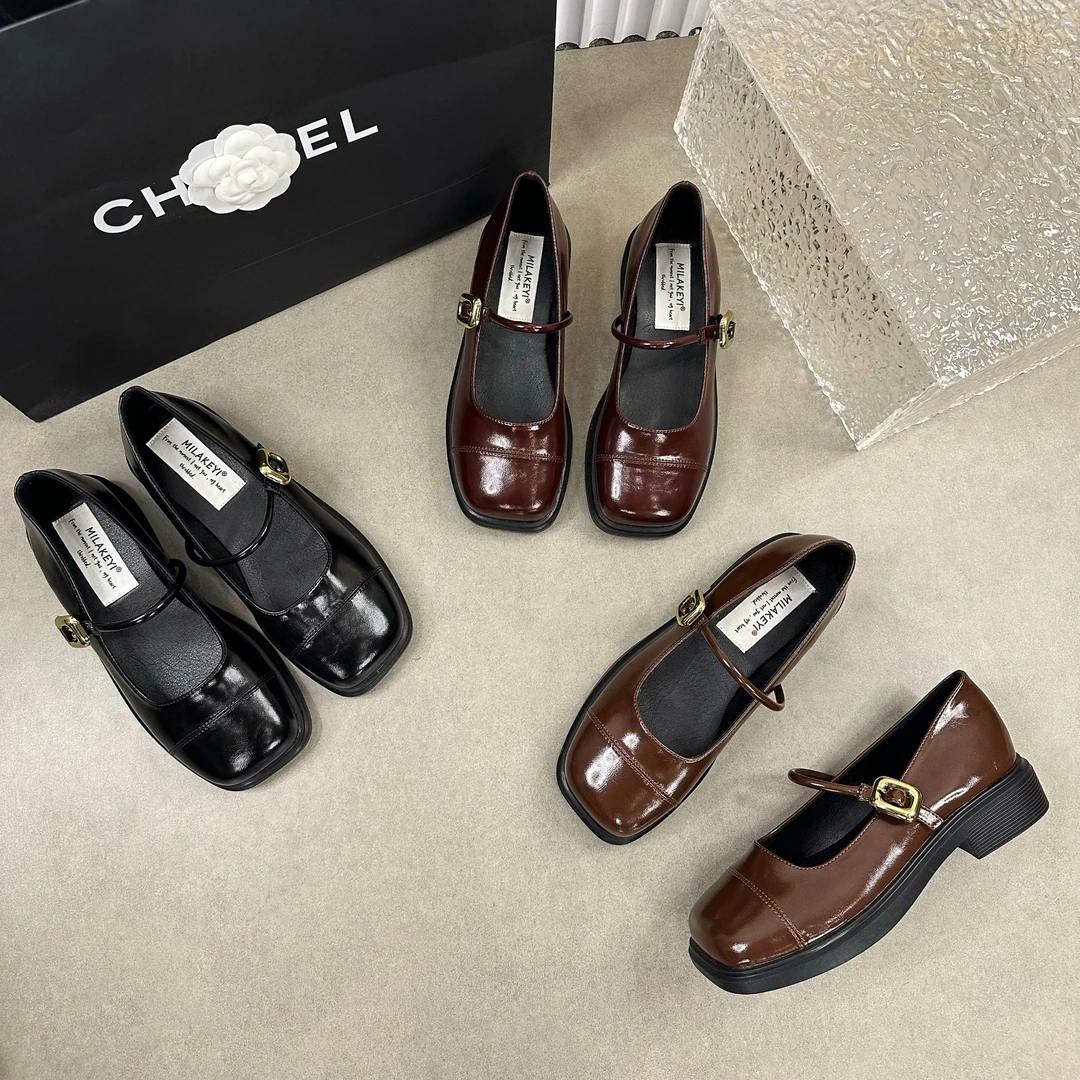 2024年秋冬季新款大方扣方头百搭时尚简约休闲舒适网红爆款中跟鞋