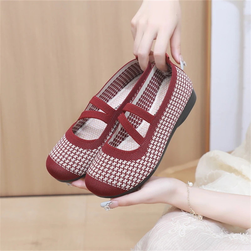 新款老北京布鞋女透气妈妈休闲鞋软底防滑条纹飞织单鞋舒适老人鞋