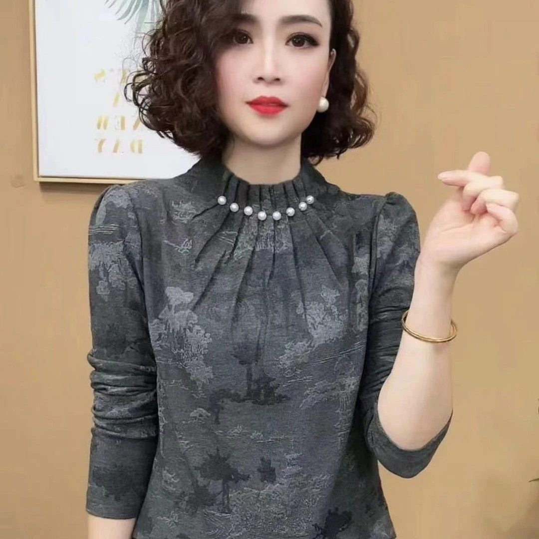 秋冬新款时尚洋气百搭提花钉珠中领长袖显瘦遮肉气质休闲打底上衣