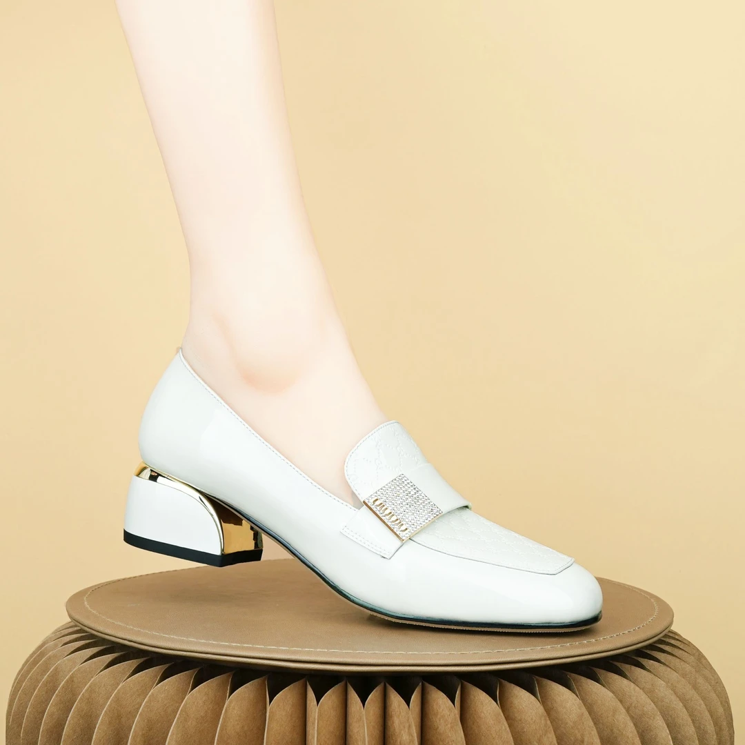 格美诗2024新款春秋优雅百搭款舒适软底舒适透气白低跟乐福鞋6126