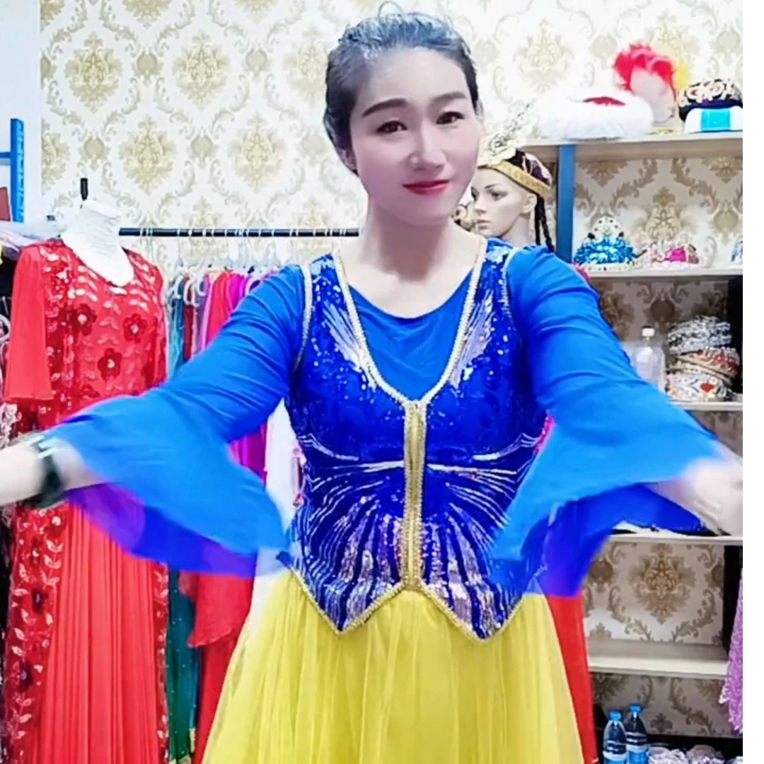 新疆舞民族风蜘蛛亮片小舞蹈服时尚时尚舞台马甲