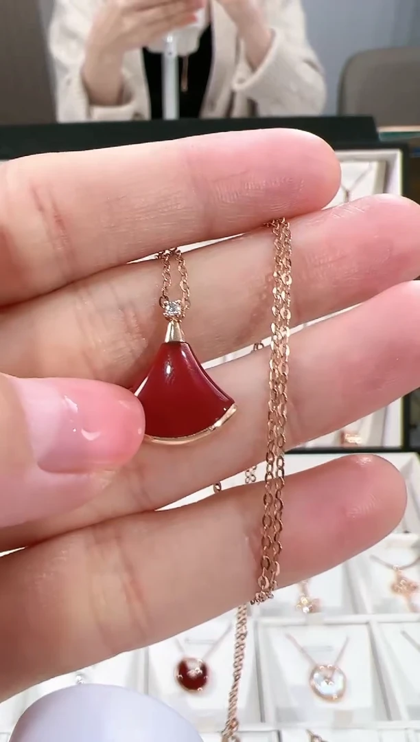 【闪购商品】钻石吊坠(不含链)18K金镶嵌钻石吊坠