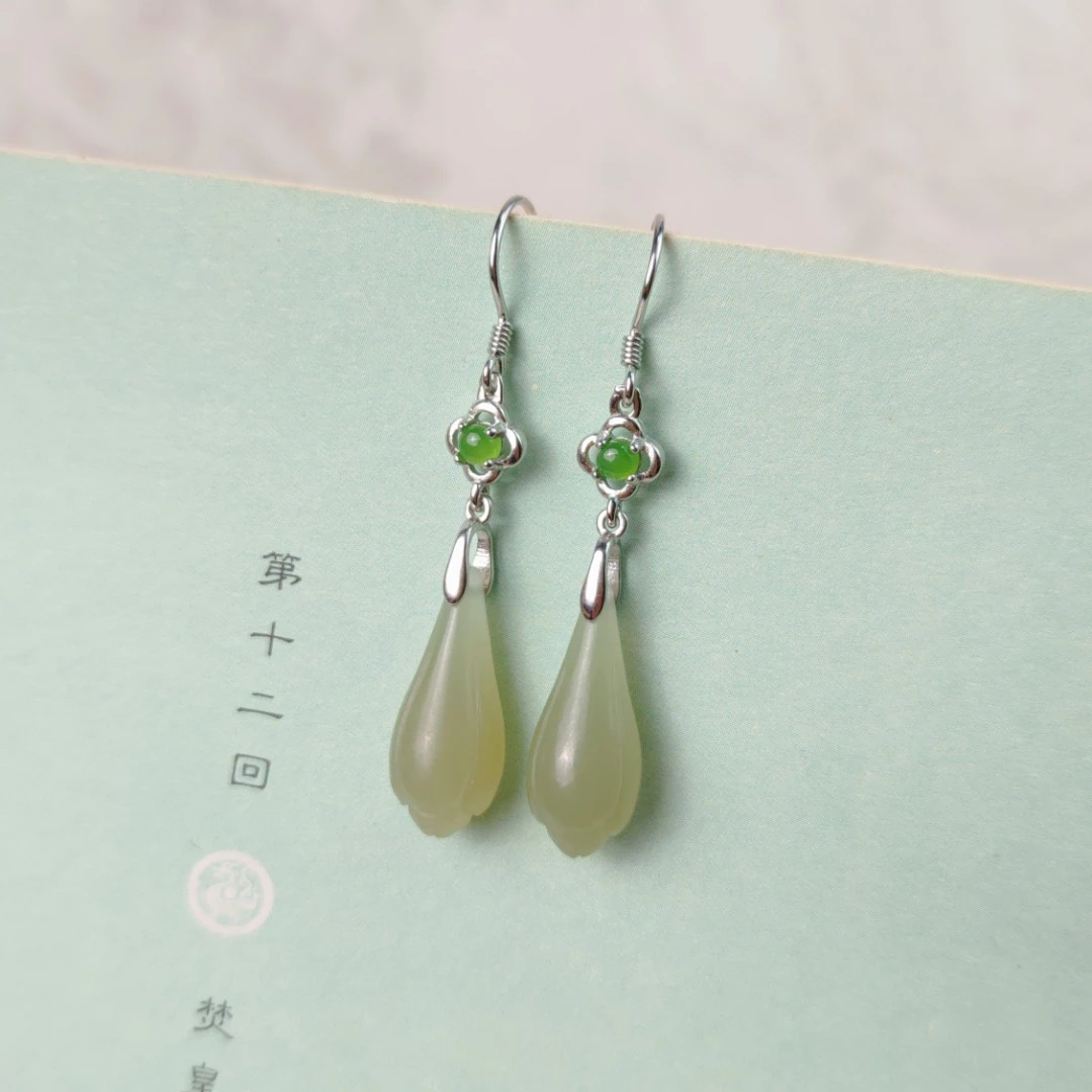 天然和田玉玉兰花耳坠925银镶嵌