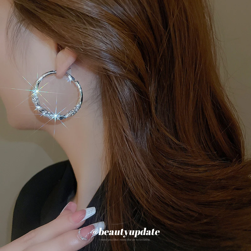 铜合金耳饰 扭面镶钻新品潮流设计感耳圈耳坠精致高级感素圈耳饰