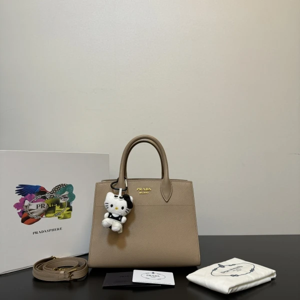 娜扎严选/普拉达/包包/95新/市场价32500/241027QR0019