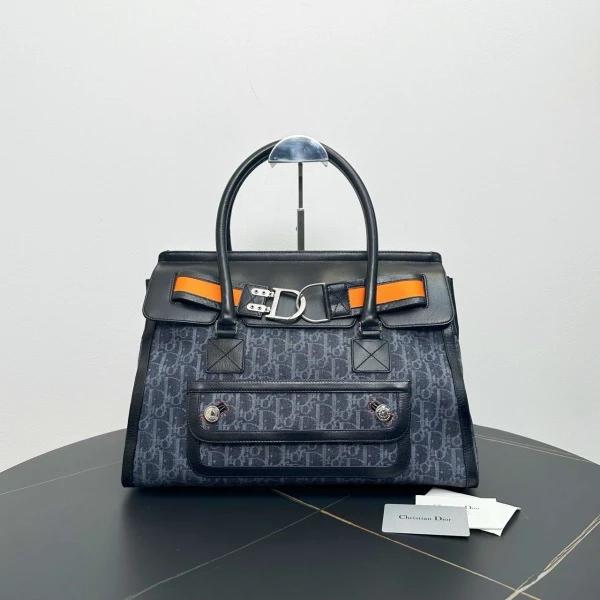 娜扎严选/迪奥/包包/95新/市场价999999/241027QR0019