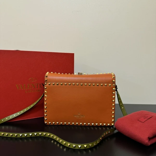 娜扎严选/华伦天奴/箱包/95新/市场价16900/240726QR0017