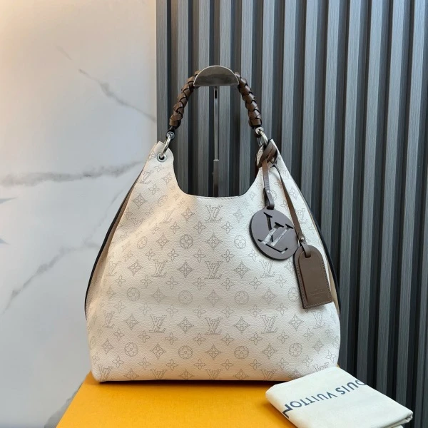 娜扎严选/路易威登/包包/98新/市场价999999/241019QR0048