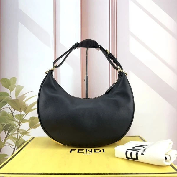 娜扎严选/芬迪/箱包/95新/市场价38000/240730QR0038
