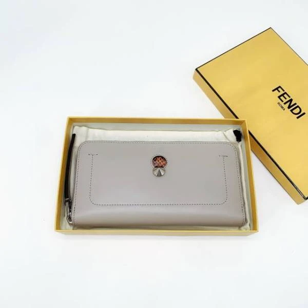 娜扎严选/芬迪/箱包钱包/95新/市场价12800/240920QR0027