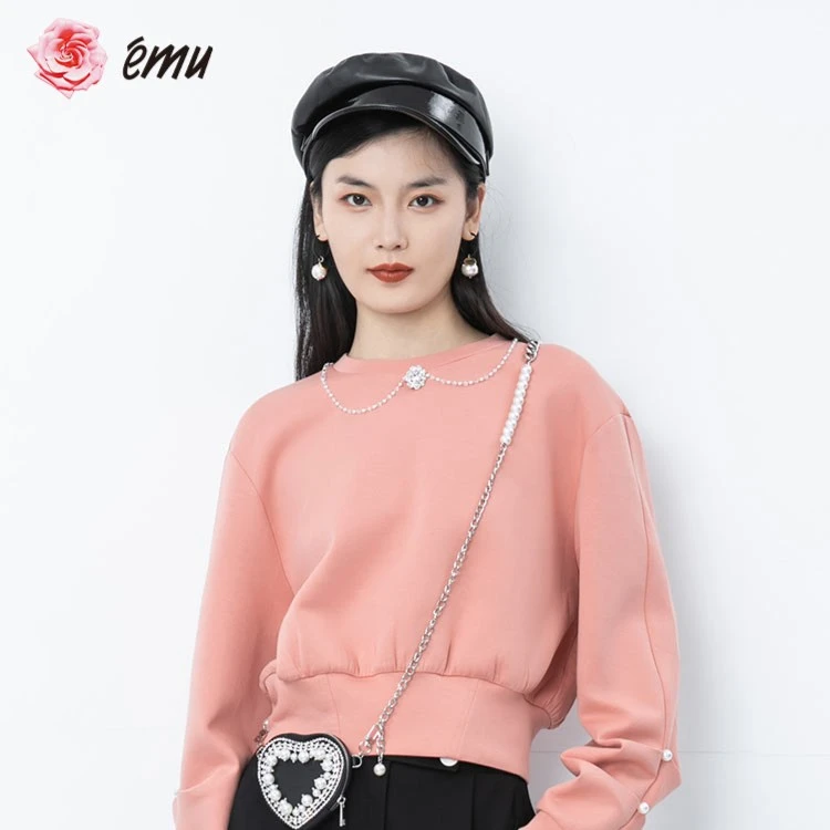 emu/依妙红玫瑰 -【商场同款】粉红魅力珠袖圆领时尚百搭宽松卫衣
