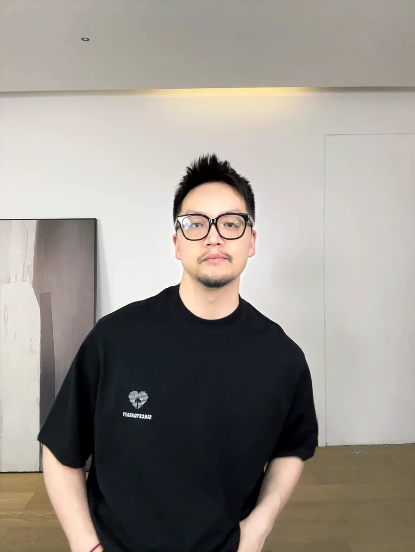 TUAN【since yo heart】24早秋微阔版型极简进口刺绣男女同款短袖