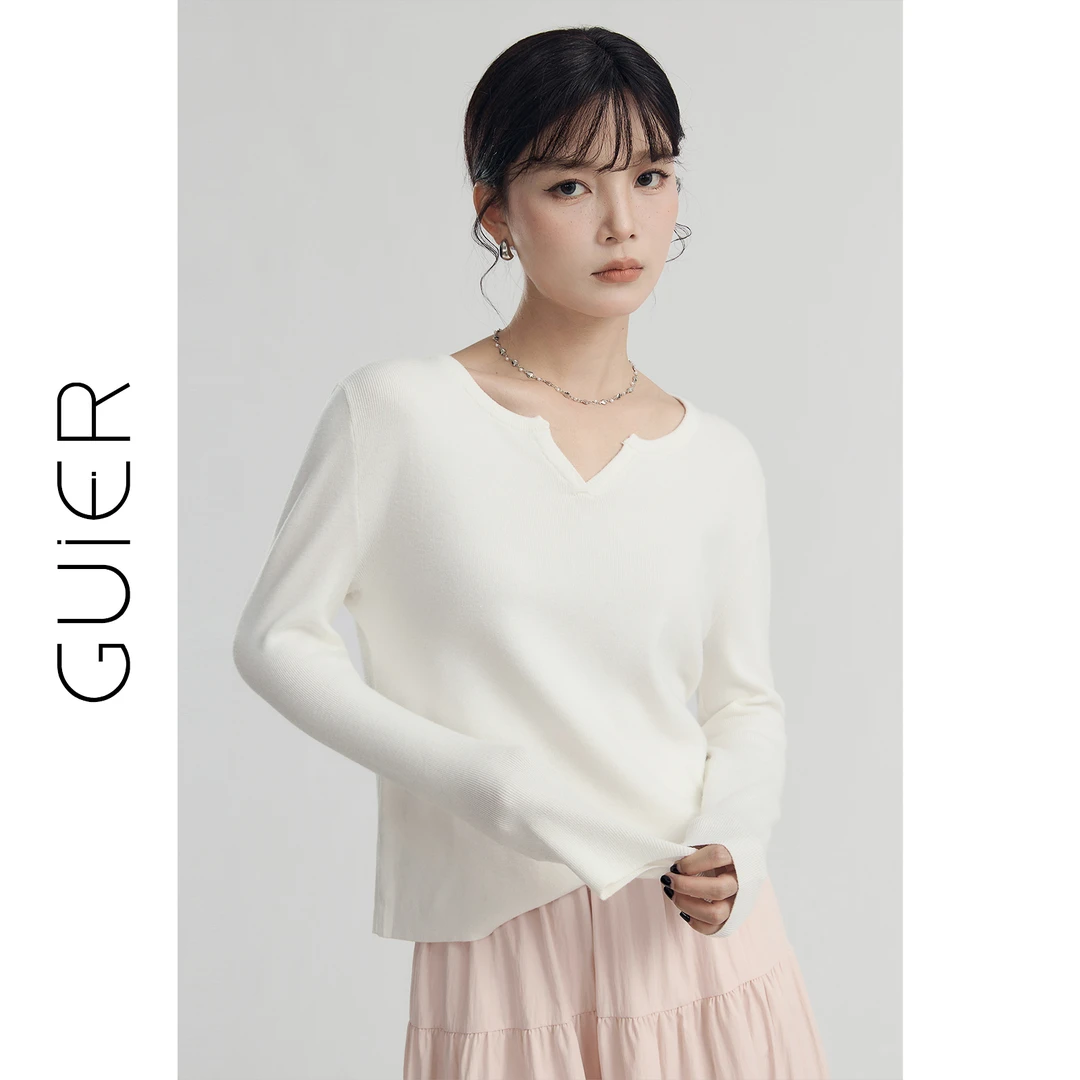 「GUIER」V领长袖2024新款秋季法式温柔气质内搭打底上衣21706
