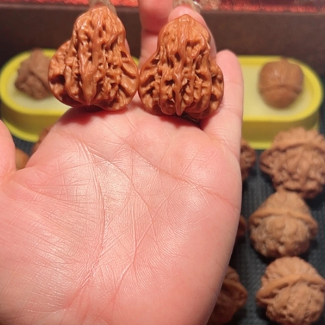 【闪购商品】桃核吊坠老*