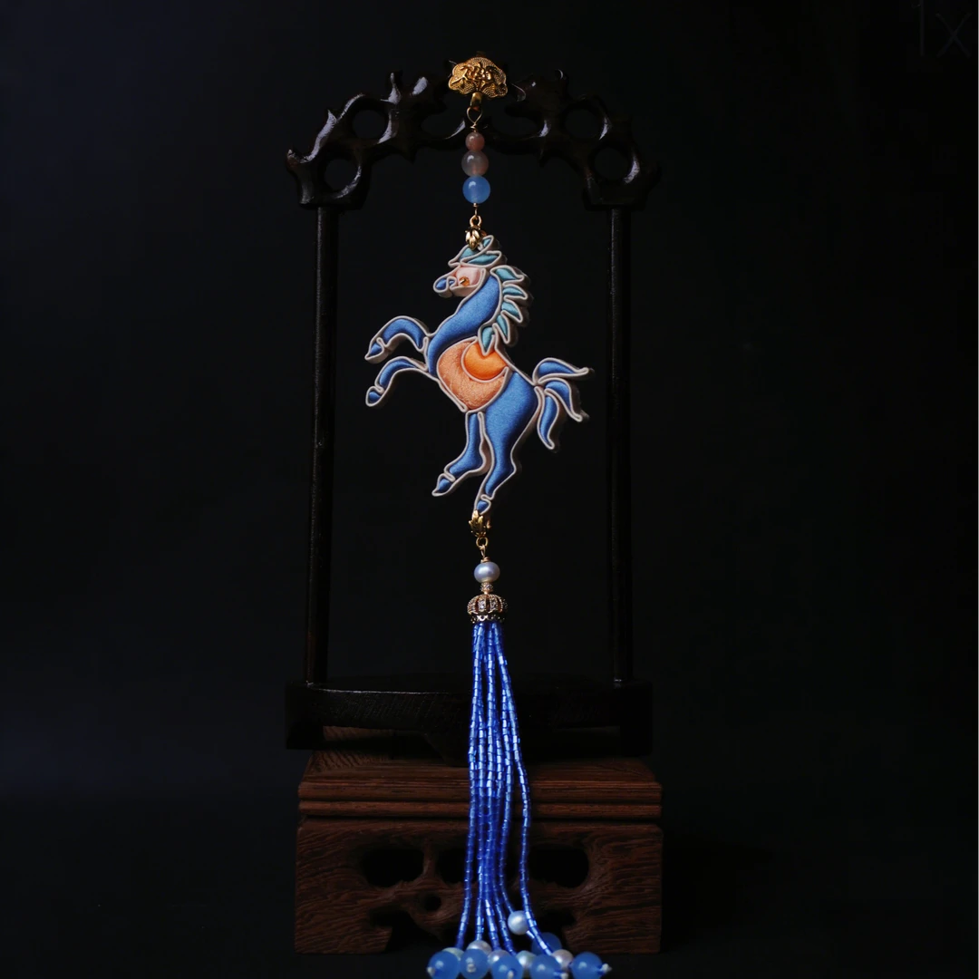 非金属布艺胸针 青寻盘扣「春风得意」小马压襟•手工旗袍新中式配饰