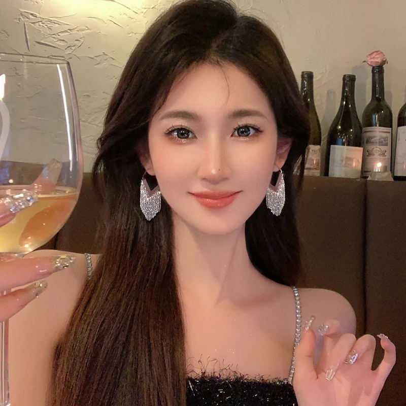 合金耳饰 高级感银色金属流苏耳环2023爆款小众设计感耳钉女耳饰