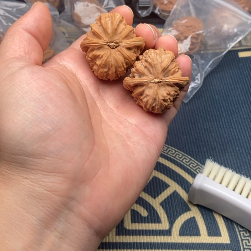 【闪购商品】文玩核桃吊坠王*睿