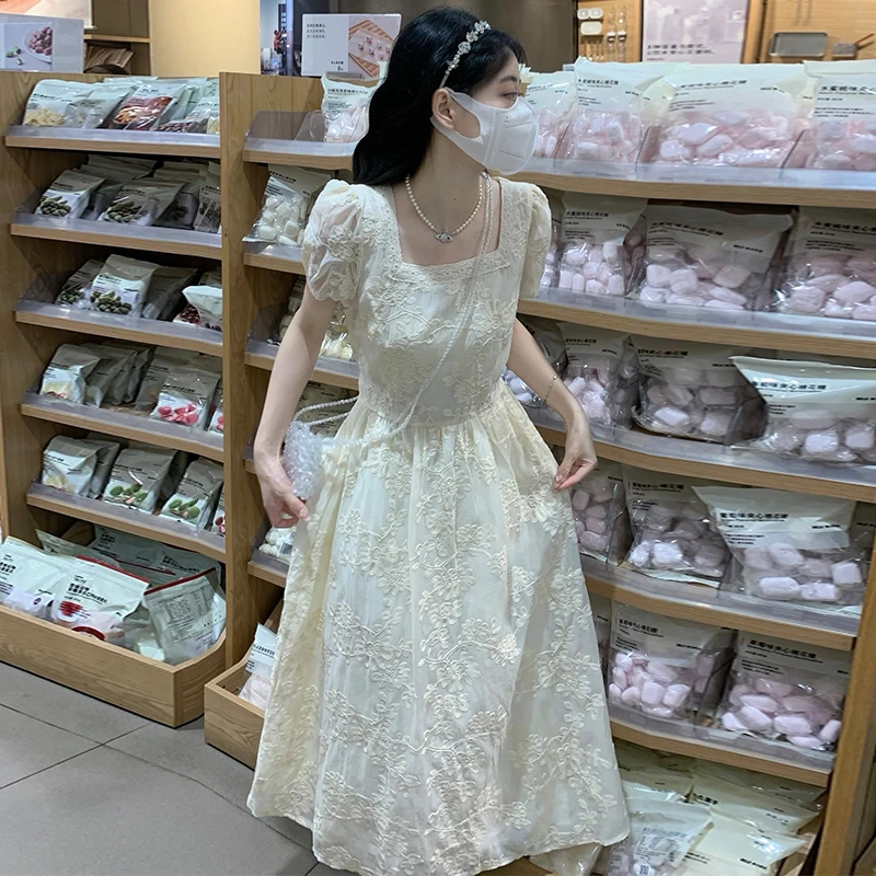 法式初恋杏色刺绣连衣裙女夏高级感气质收腰泡泡袖仙女温柔风长裙