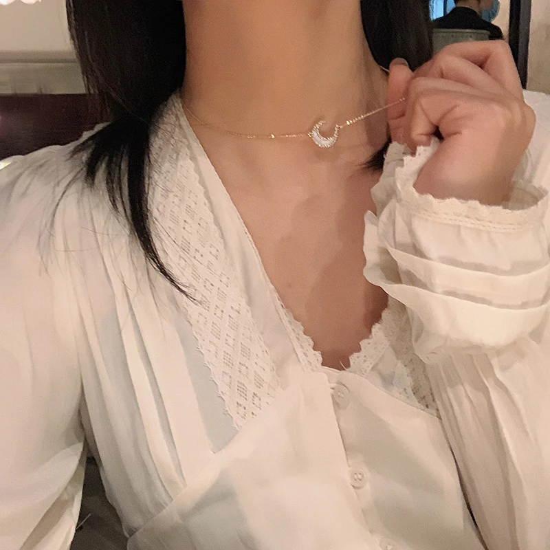 铜合金亚克力耳饰 新款潮简约小巧月亮耳钉女韩国气质时尚感水钻