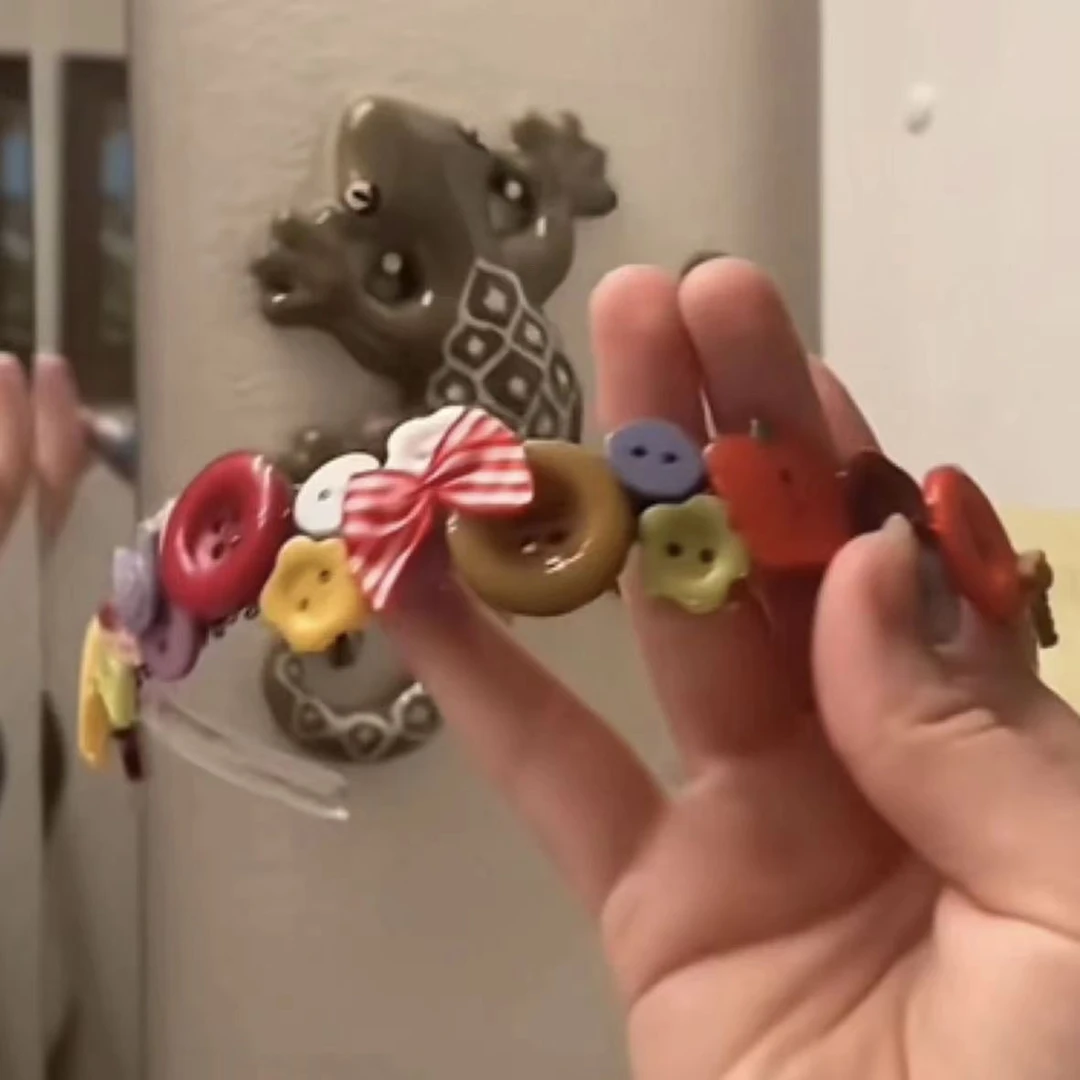 【果盟】纽扣发diy创意可爱卡通情侣法式复古简约港风气质手机饰品