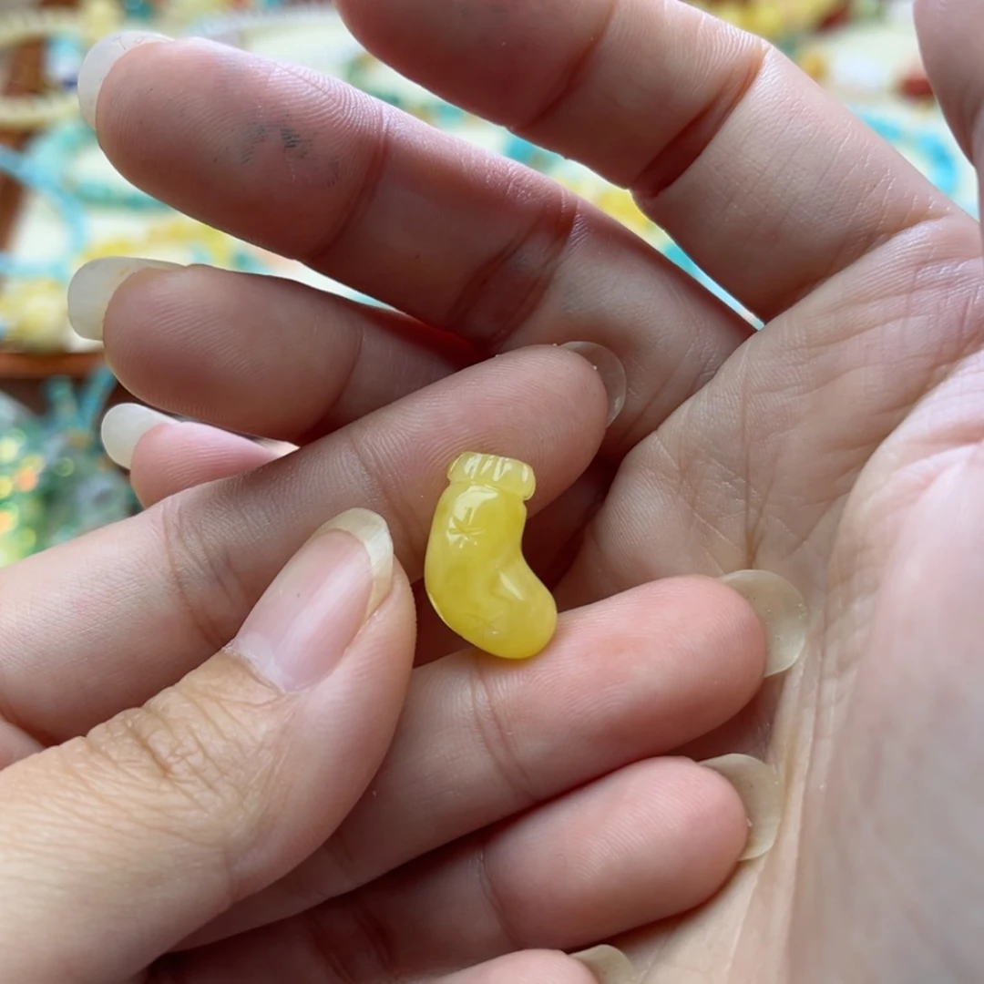【闪购商品】蜜蜡裸石未镶嵌配饰