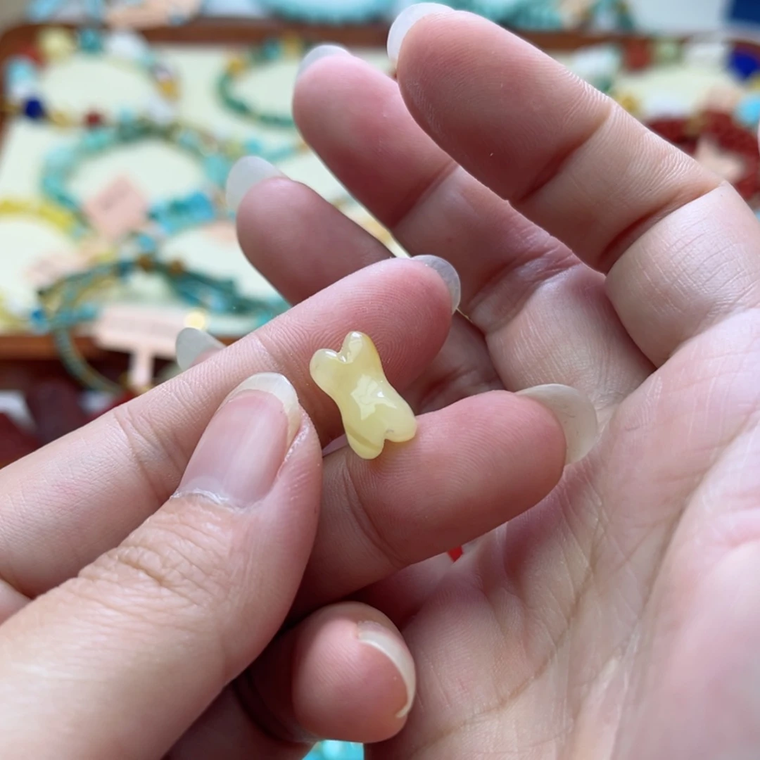 【闪购商品】蜜蜡裸石未镶嵌配饰