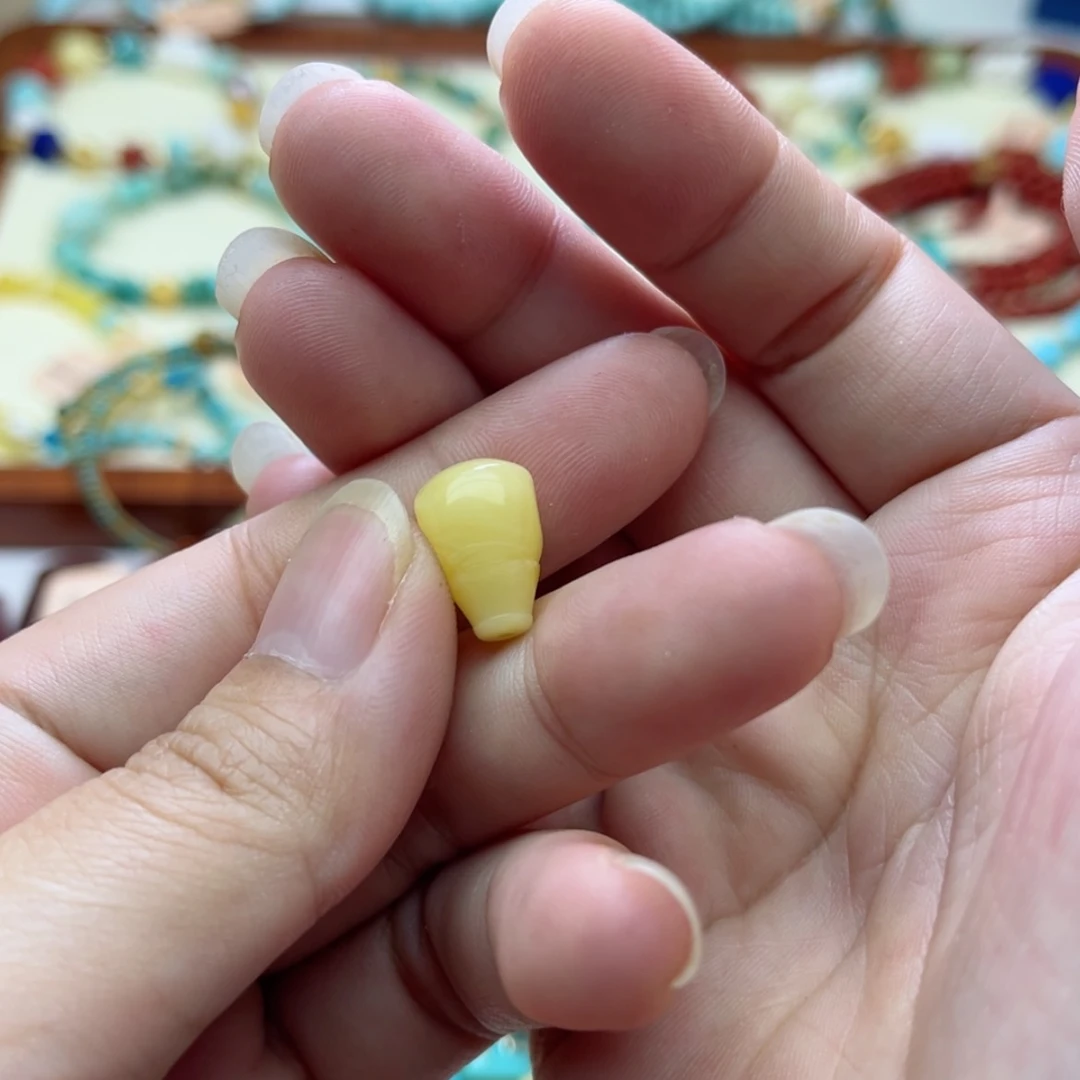 【闪购商品】蜜蜡裸石未镶嵌配饰