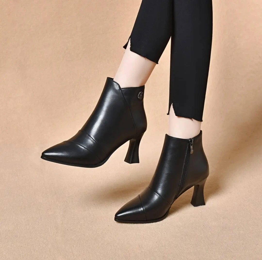 秋冬新款黑色真皮牛皮短靴单靴气质百搭软皮中跟裸靴加绒瘦瘦靴子