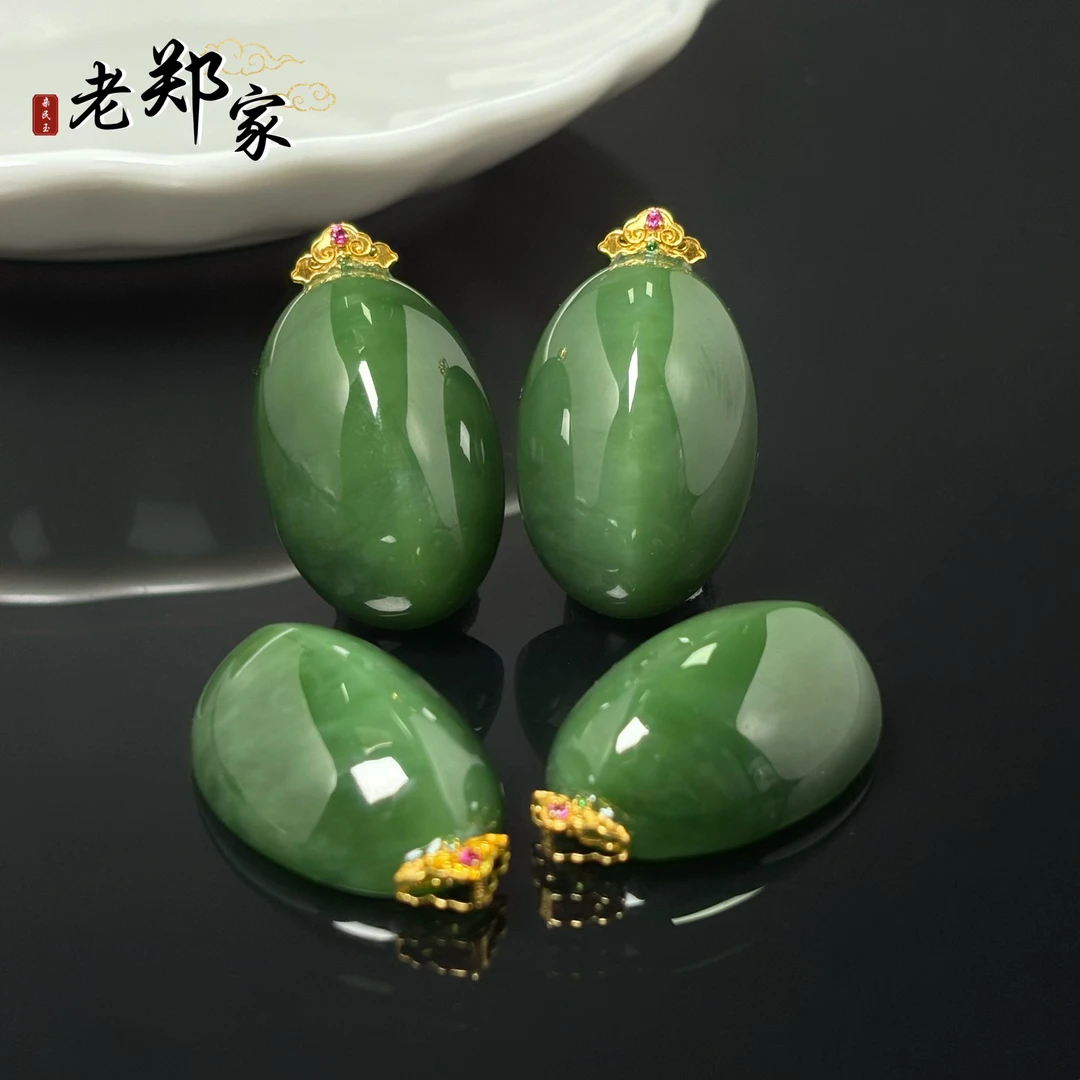 【老郑家】18K金和田玉蛋面挂件 (多样性发一件不带链) 2550