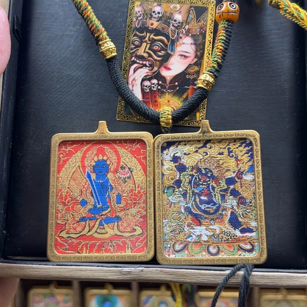 吊坠做****?美丽的小镇上